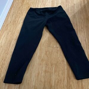 Zella XS crop leggings. 20% discount with bundle of 2 or more items